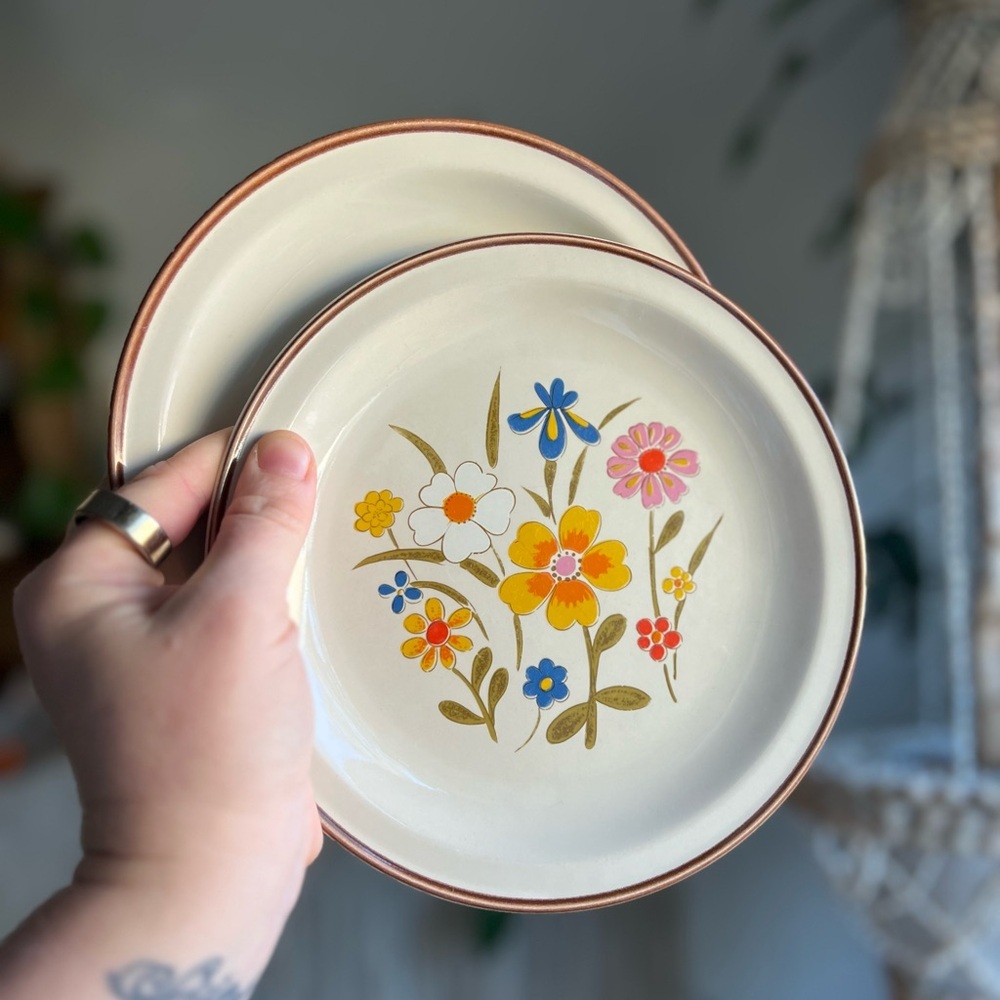 2 Kanney Spring Flower Stoneware Salad Plate S-1443,  Multicolor Floral vintage